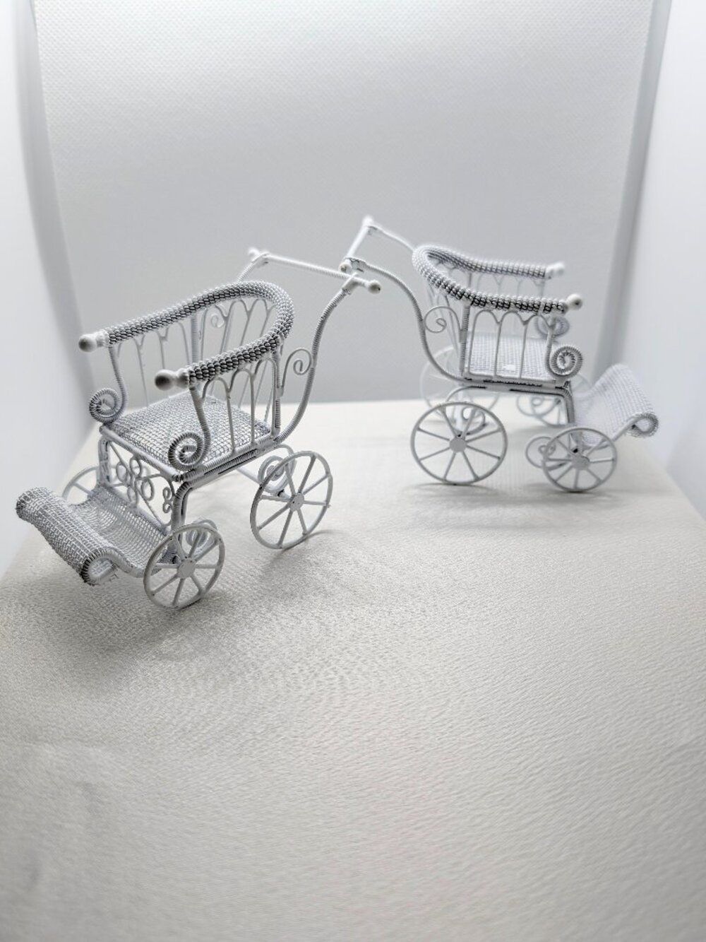 Decorative Displays -- 4  Victorian styled Baby Buggies -- Excellent Condition - Picture 4 of 14